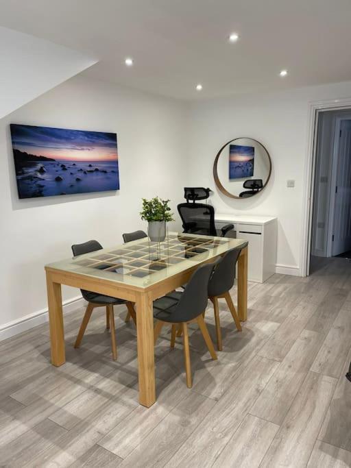 Maisy Lodge - Two Bed Lux Flat - Parking, Netflix, Wifi - Close To Blenheim Palace & Oxford - F2 Кидлингтон Экстерьер фото
