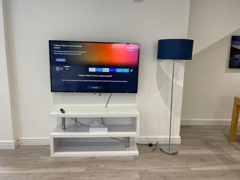 Maisy Lodge - Two Bed Lux Flat - Parking, Netflix, Wifi - Close To Blenheim Palace & Oxford - F2 Кидлингтон Экстерьер фото