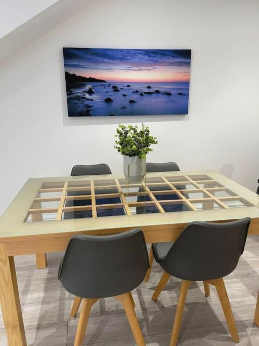 Maisy Lodge - Two Bed Lux Flat - Parking, Netflix, Wifi - Close To Blenheim Palace & Oxford - F2 Кидлингтон Экстерьер фото