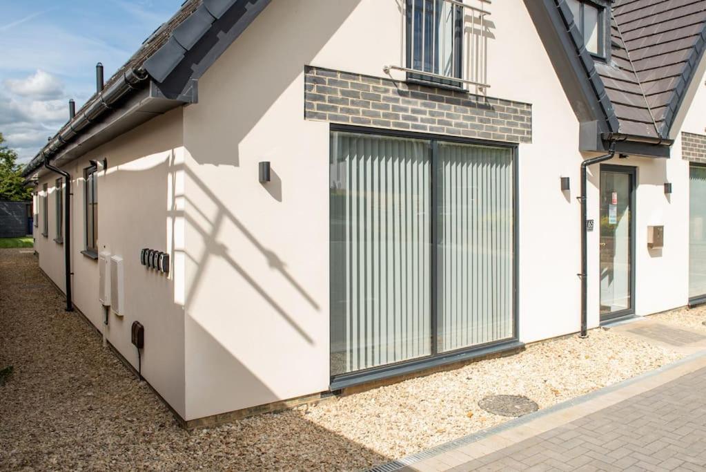 Maisy Lodge - Two Bed Lux Flat - Parking, Netflix, Wifi - Close To Blenheim Palace & Oxford - F2 Кидлингтон Экстерьер фото