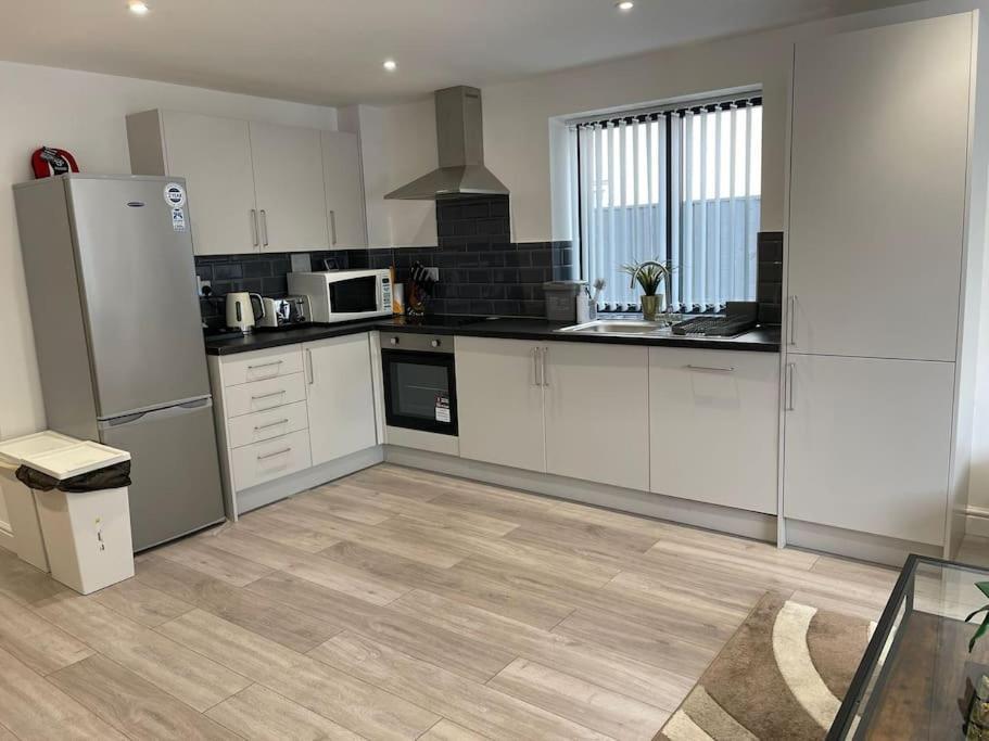 Maisy Lodge - Two Bed Lux Flat - Parking, Netflix, Wifi - Close To Blenheim Palace & Oxford - F2 Кидлингтон Экстерьер фото