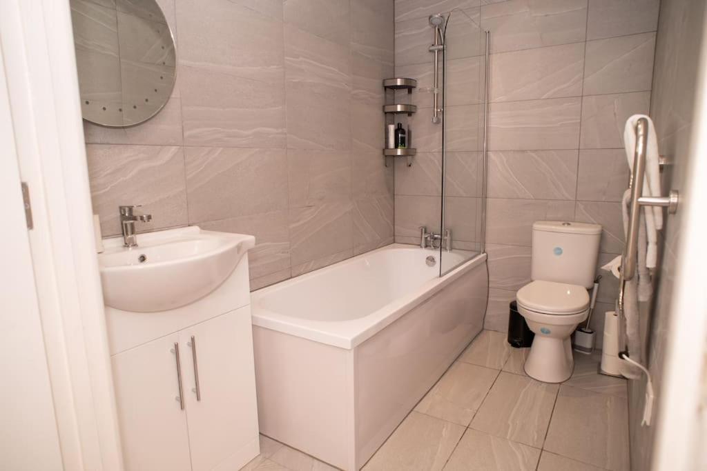 Maisy Lodge - Two Bed Lux Flat - Parking, Netflix, Wifi - Close To Blenheim Palace & Oxford - F2 Кидлингтон Экстерьер фото