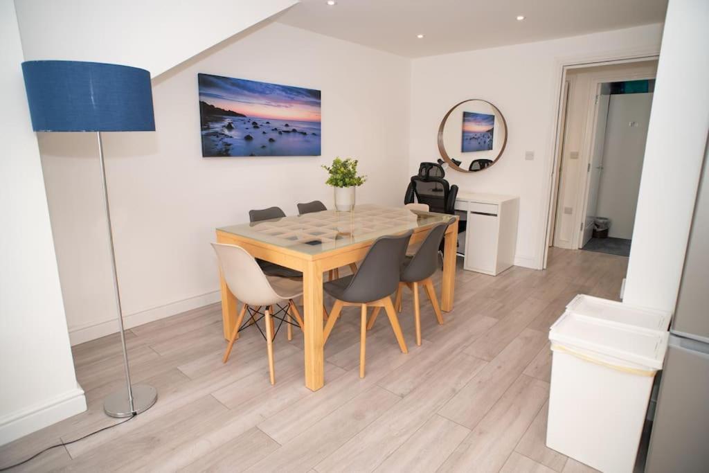Maisy Lodge - Two Bed Lux Flat - Parking, Netflix, Wifi - Close To Blenheim Palace & Oxford - F2 Кидлингтон Экстерьер фото