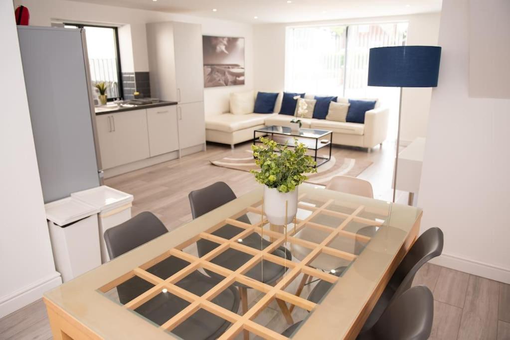 Maisy Lodge - Two Bed Lux Flat - Parking, Netflix, Wifi - Close To Blenheim Palace & Oxford - F2 Кидлингтон Экстерьер фото